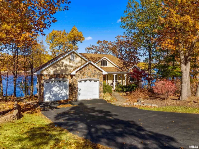 $965,000 | 3190 Oak Run Drive, Dahinda, IL 61428