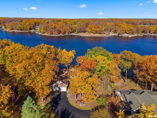 $965,000 | 3190 Oak Run Drive, Dahinda, IL 61428