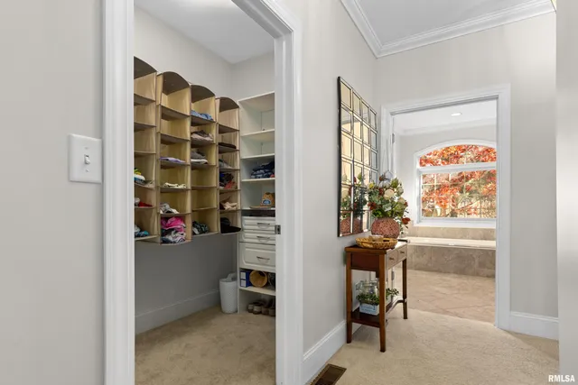 $965,000 | 3190 Oak Run Drive, Dahinda, IL 61428