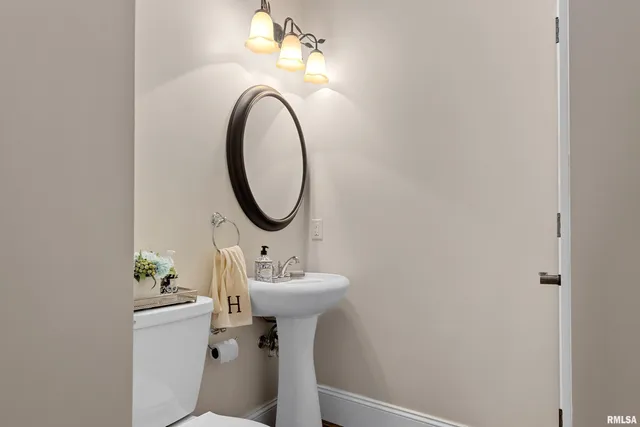 $965,000 | 3190 Oak Run Drive, Dahinda, IL 61428