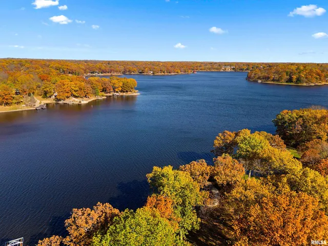 $965,000 | 3190 Oak Run Drive, Dahinda, IL 61428