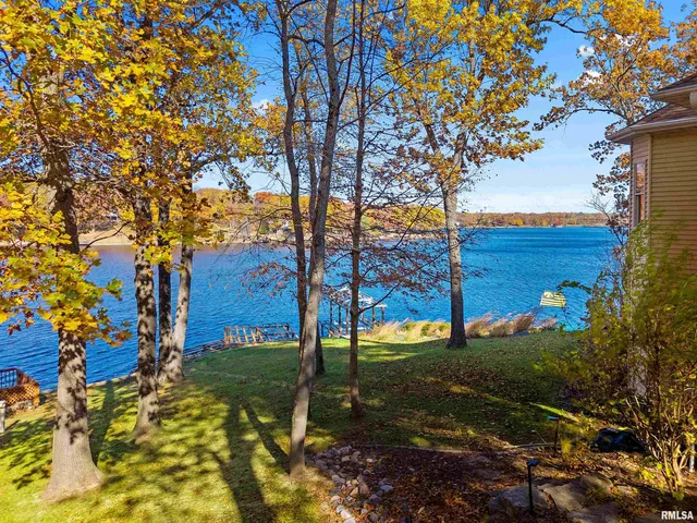 $965,000 | 3190 Oak Run Drive, Dahinda, IL 61428