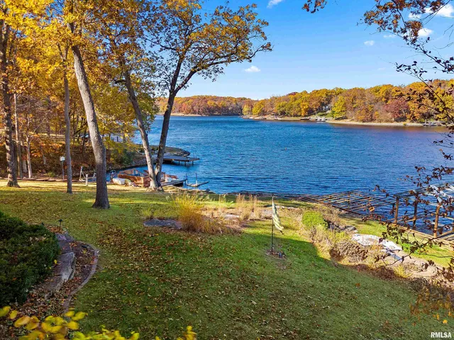 $965,000 | 3190 Oak Run Drive, Dahinda, IL 61428