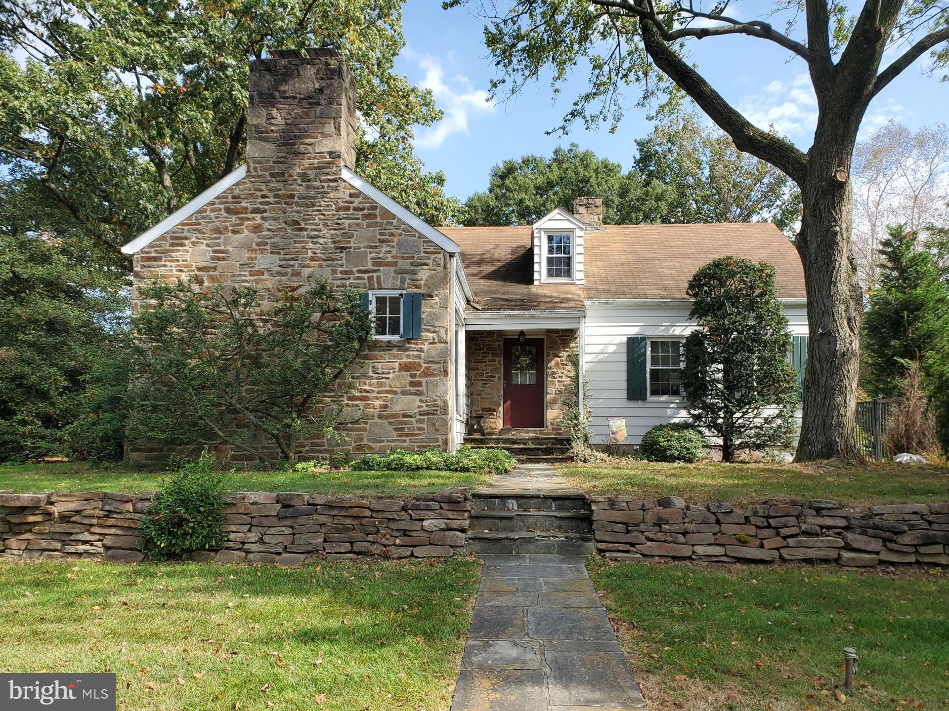 1003 Oak Street Akron, PA 17501 - Photo 1 of 82
