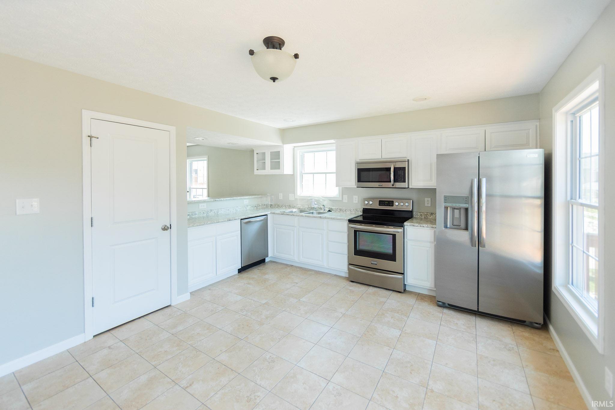 2587 South Flat Rock Road Bloomington, IN 47403 - Photo 6 of 22 Gallery Image 6