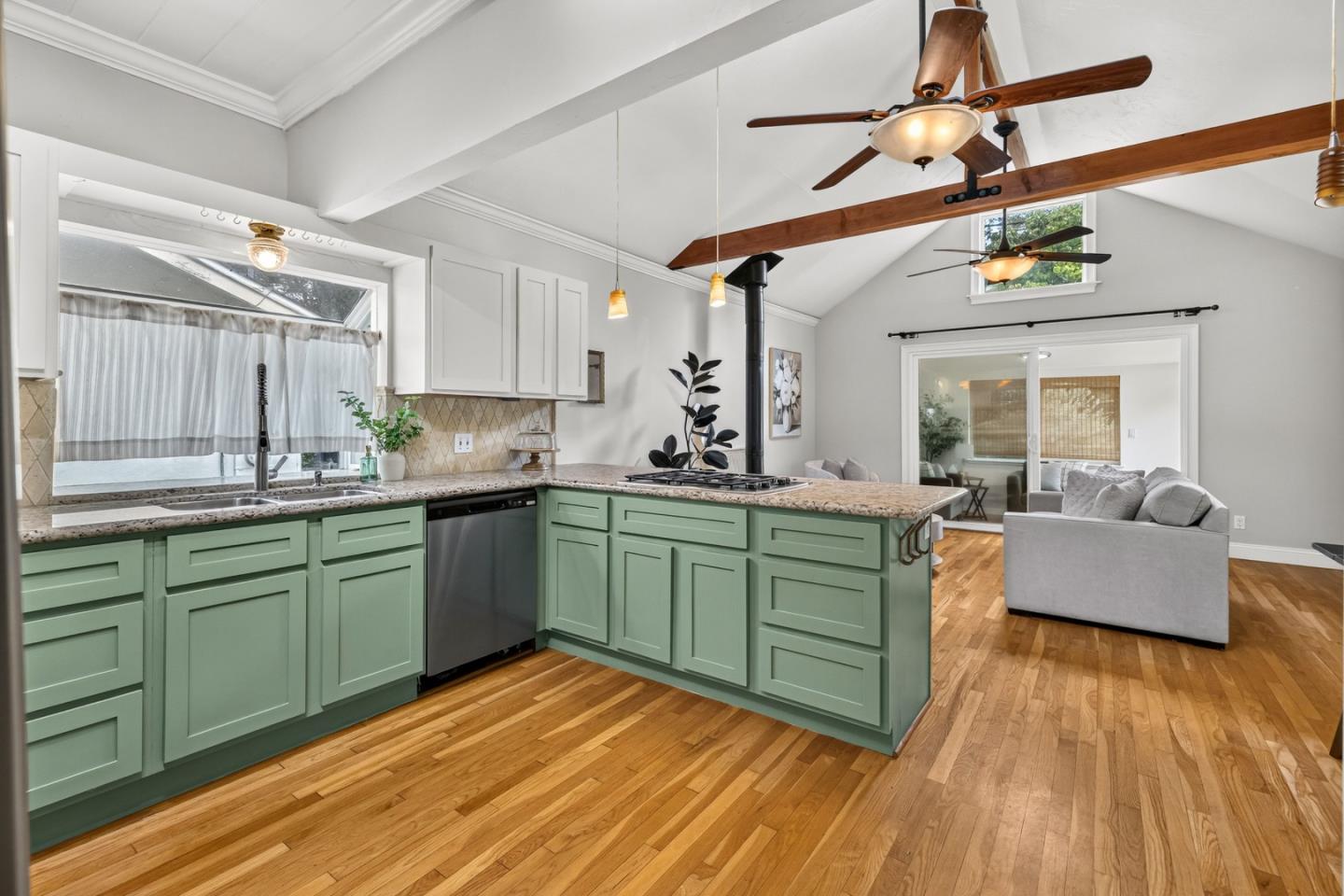 8285 Hihn Road Ben Lomond, CA 95005 - Photo 7 of 46 Gallery Image 7