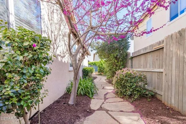 $1,050,000 | 2024 Las Estrellas Court, Camarillo, CA 93012