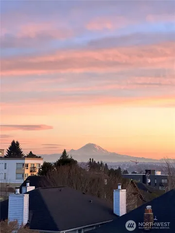 $619,900 | 1605 South Washington Street, Unit F, Seattle, WA 98144