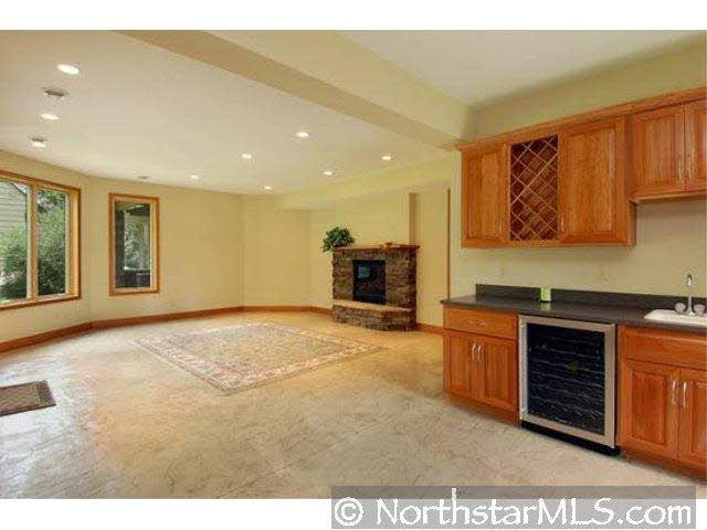 2195 Marion Road Roseville, MN 55113 - Photo 8 of 10