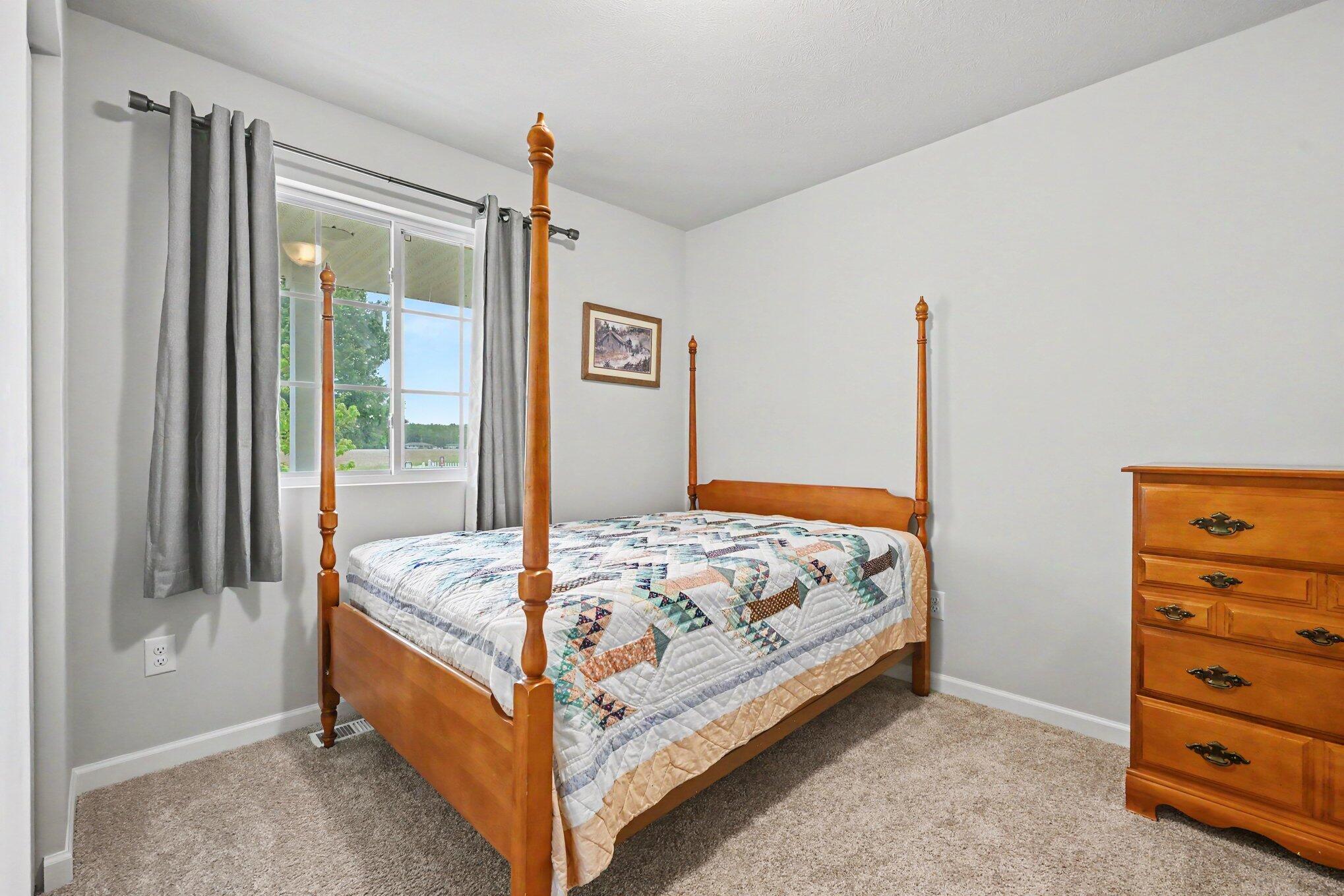 605 Bush Boulevard Three Rivers, MI 49093 - Photo 9 of 18 011_file_4074