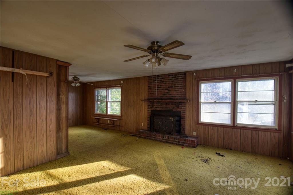 1495 Lynn Road Columbus, NC 28722 - Photo 11 of 14 Gallery Image 11