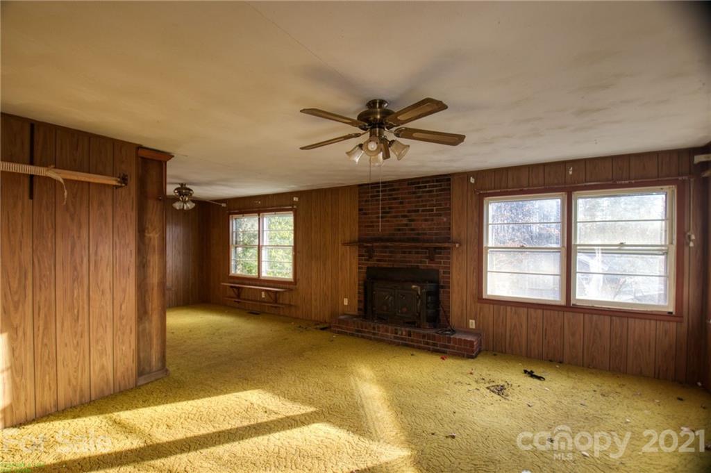 1495 Lynn Road Columbus, NC 28722 - Photo 12 of 14 Gallery Image 12