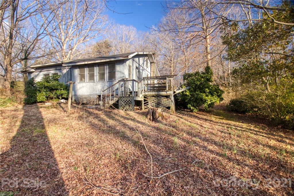 1495 Lynn Road Columbus, NC 28722 - Photo 4 of 14 Gallery Image 4