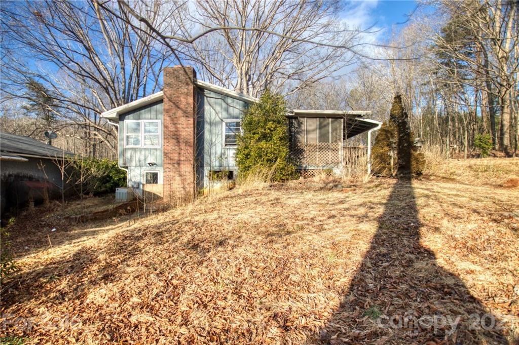 1495 Lynn Road Columbus, NC 28722 - Photo 5 of 14 Gallery Image 5
