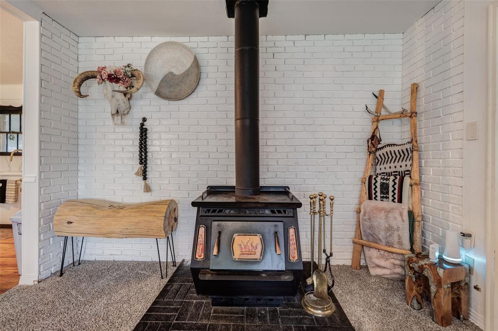 440 South Main Street Springtown, TX 76082 - Photo 7 of 33