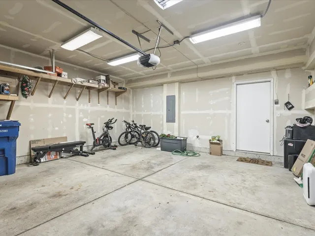 a view of outdoor space yard and porch