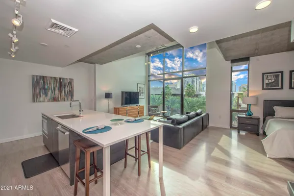 $3,995 | 100 West Portland Street, Unit 504, Phoenix, AZ 85003