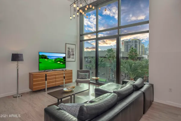 $3,995 | 100 West Portland Street, Unit 504, Phoenix, AZ 85003