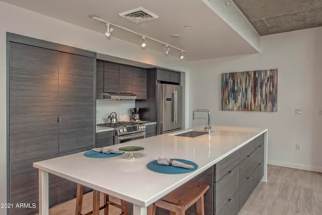 $3,995 | 100 West Portland Street, Unit 504, Phoenix, AZ 85003
