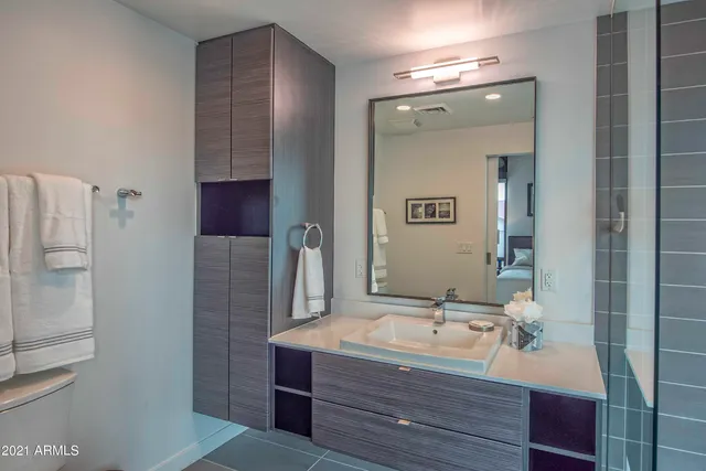 $3,995 | 100 West Portland Street, Unit 504, Phoenix, AZ 85003