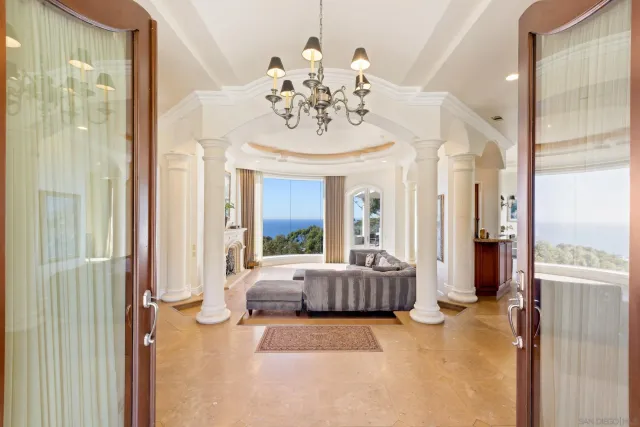 a view of an entryway with a livingroom
