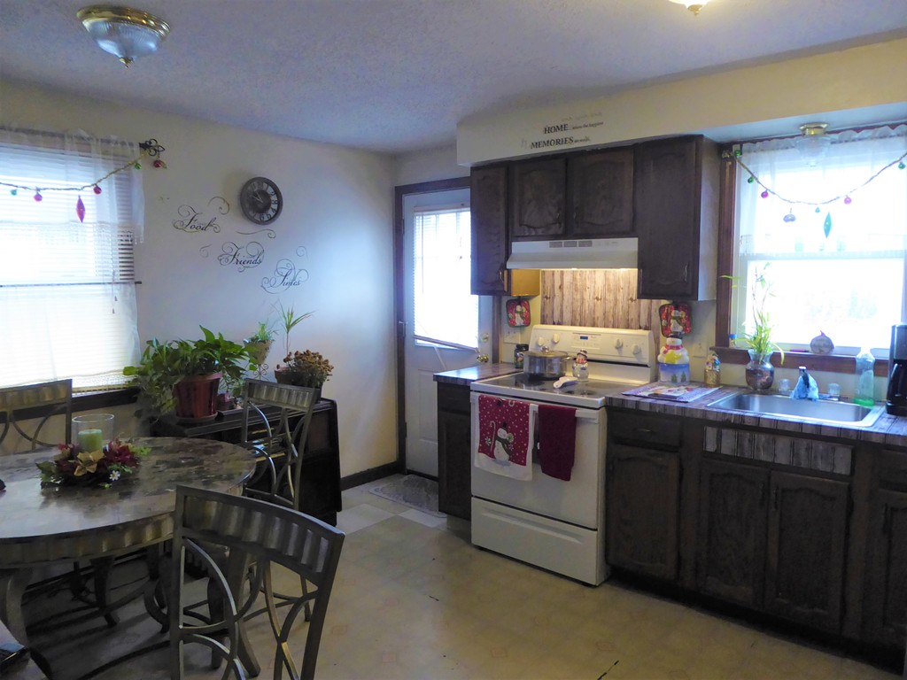 35-37 Miller Street Springfield, MA 01104 - Photo 10 of 28 Gallery Image 10