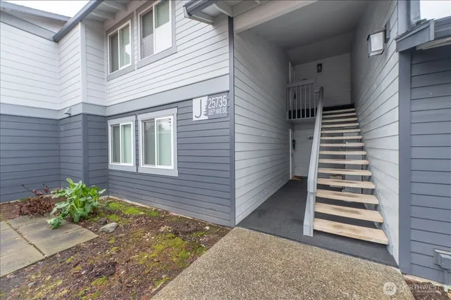 a view of a entryway of a house