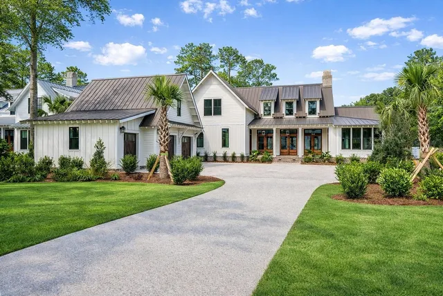 $2,897,000 | 114 Peninsula Drive, Ravenel, SC 29470