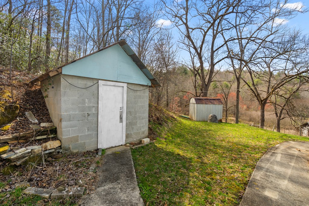 21 Stalcup Lane Marble, NC 28905 - Photo 32 of 43