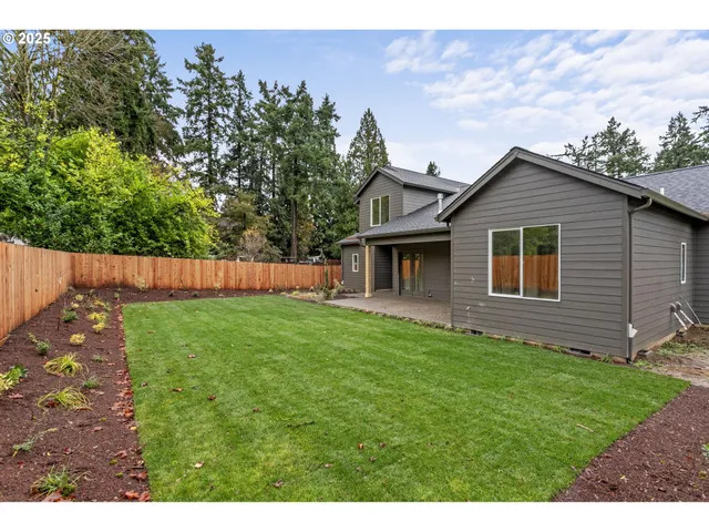$1,500,000 | 19319 River Road, Milwaukie, OR 97267