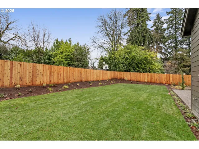 $1,500,000 | 19319 River Road, Milwaukie, OR 97267