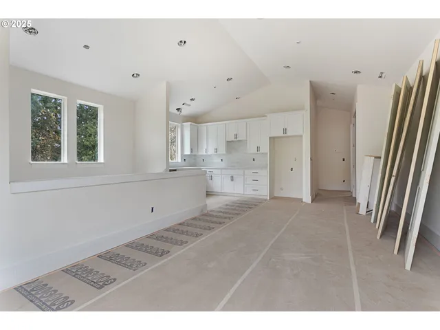 $1,500,000 | 19319 River Road, Milwaukie, OR 97267