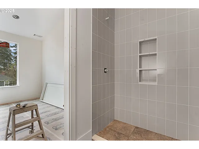 $1,500,000 | 19319 River Road, Milwaukie, OR 97267