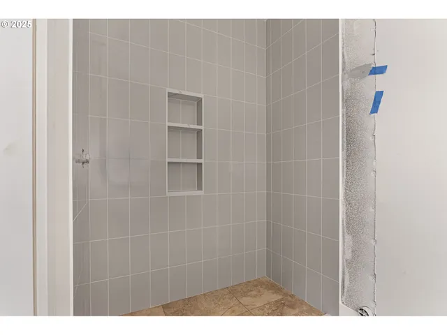 $1,500,000 | 19319 River Road, Milwaukie, OR 97267