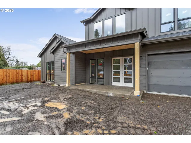 $1,500,000 | 19319 River Road, Milwaukie, OR 97267