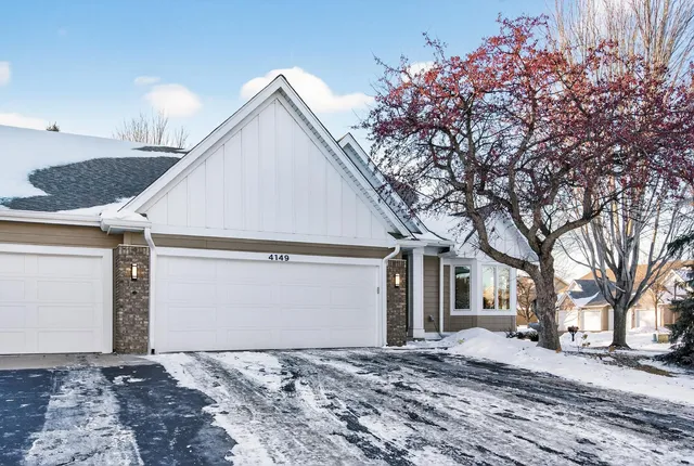 $530,000 | 4149 Sunflower Circle, Vadnais Heights, MN 55127