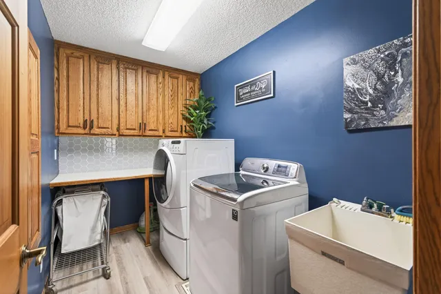 $530,000 | 4149 Sunflower Circle, Vadnais Heights, MN 55127