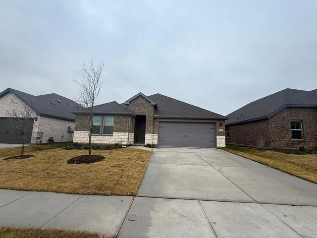 $2,200 | 1913 Windy Banks Drive, Princeton, TX 75407