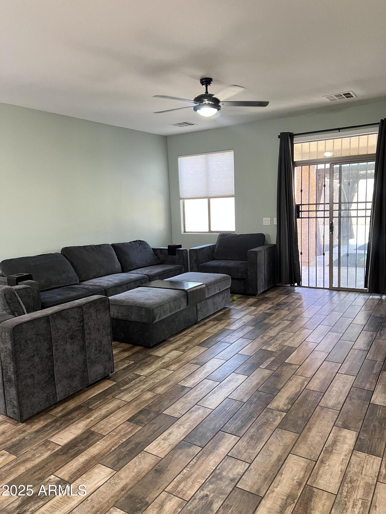 6808 West Maldonado Road Laveen, AZ 85339 - Photo 5 of 31 Family room