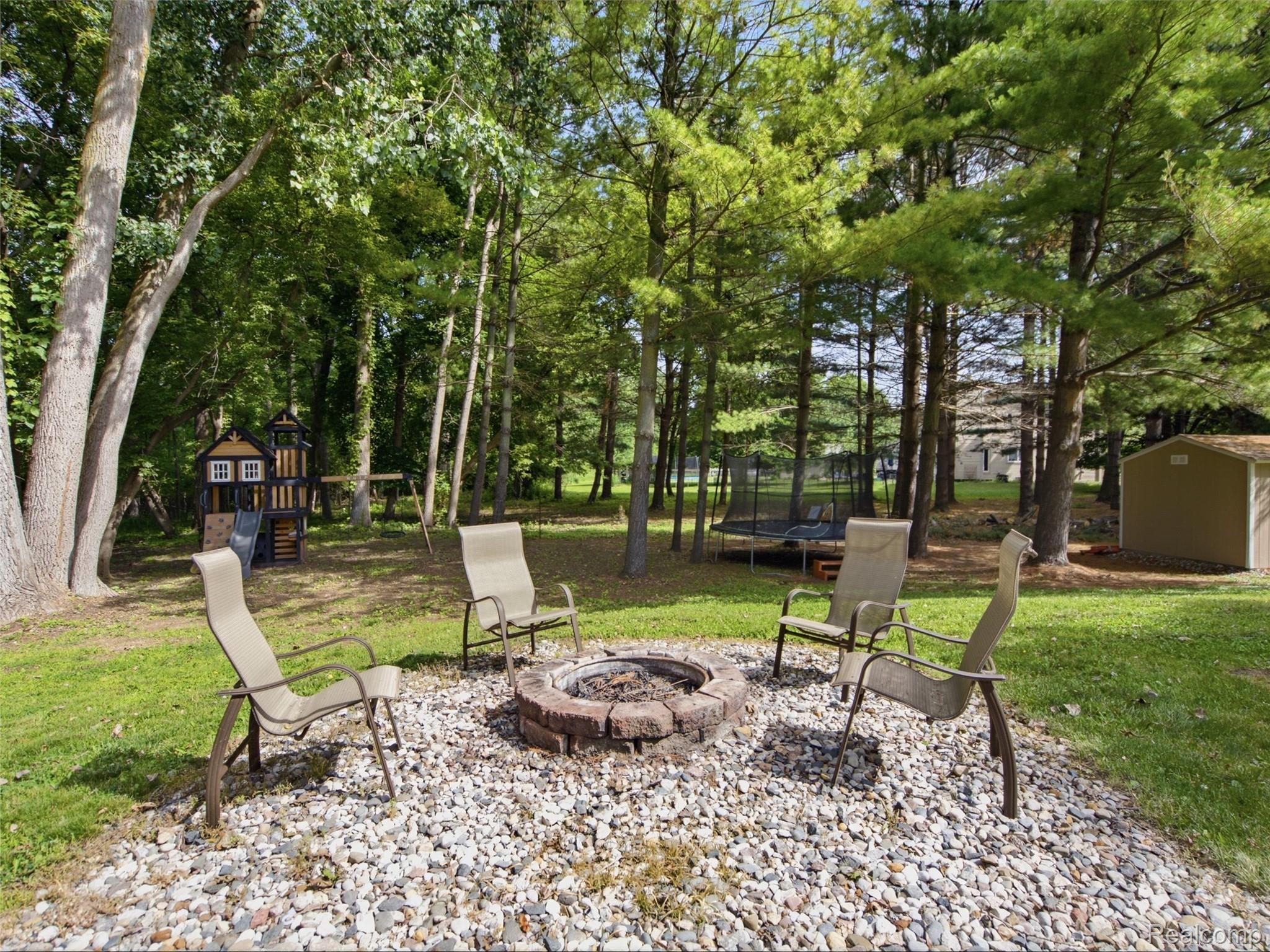 2258 South Long Lake Road Fenton, MI 48430 - Photo 35 of 40 43-DSC04475.jpg
