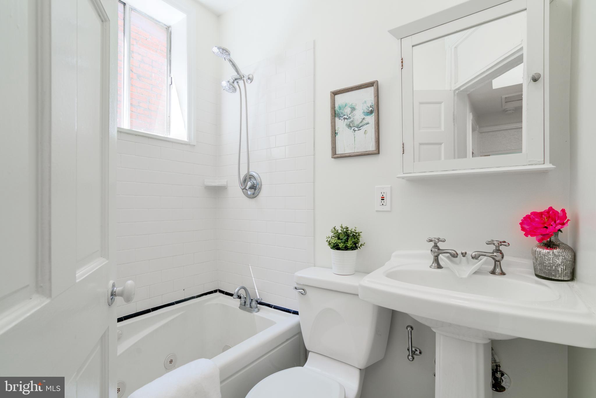 2304 Ontario Road Northwest Washington, DC 20009 - Photo 11 of 21 Full Bathroom