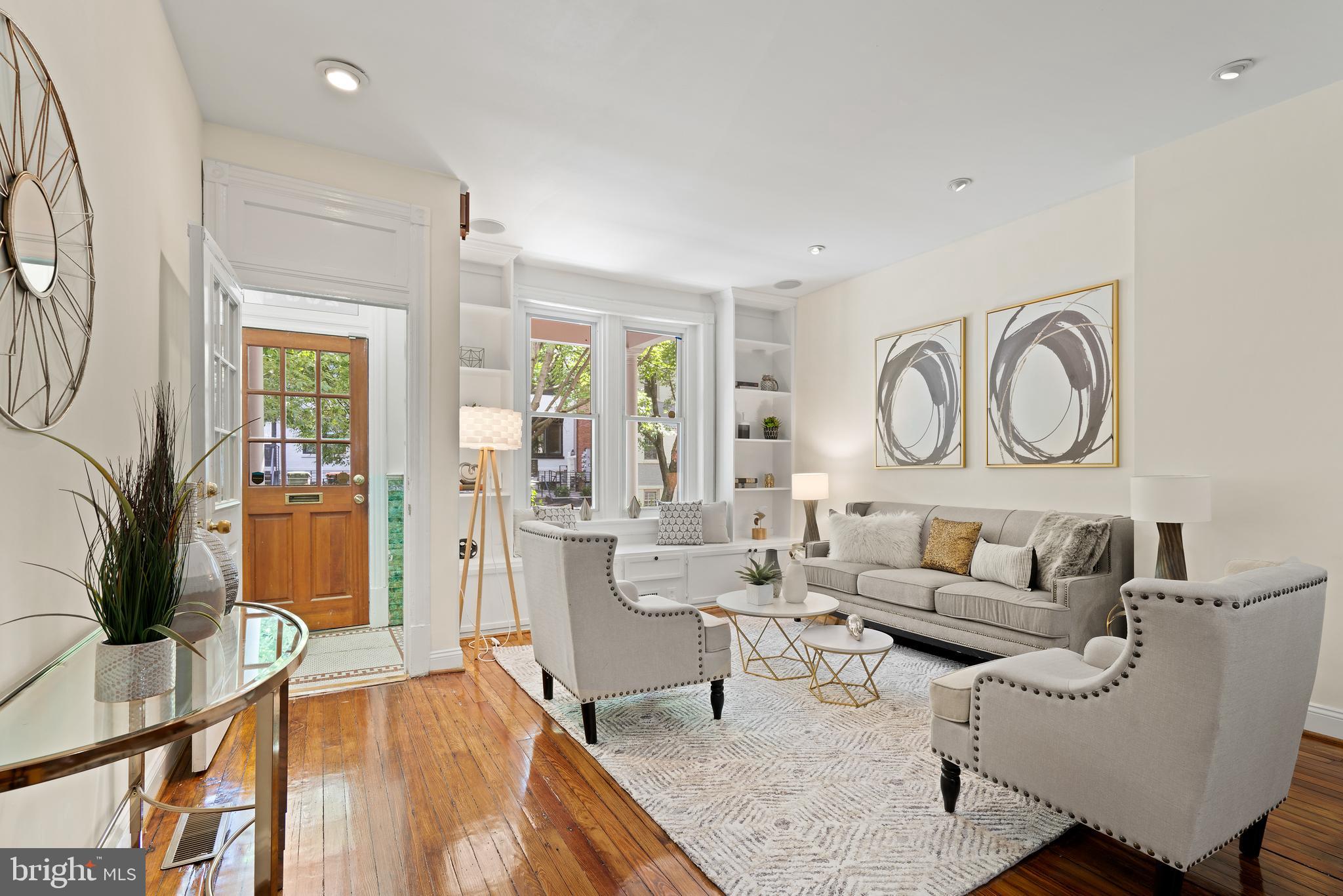 2304 Ontario Road Northwest Washington, DC 20009 - Photo 4 of 21 Living Room/Entryway
