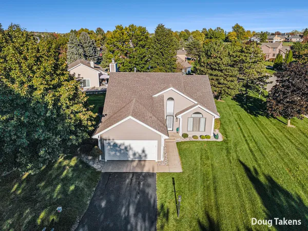 $488,000 | 1729 Fountainview Court Southeast, Caledonia, MI 49316