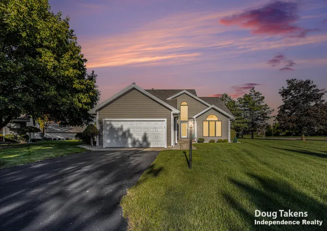 $488,000 | 1729 Fountainview Court Southeast, Caledonia, MI 49316