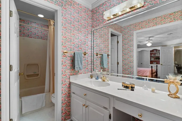 a picture of water view