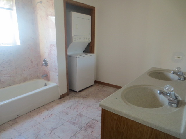 7228 West 39th Street, Unit 2E Riverside, IL 60534 - Photo 6 of 10