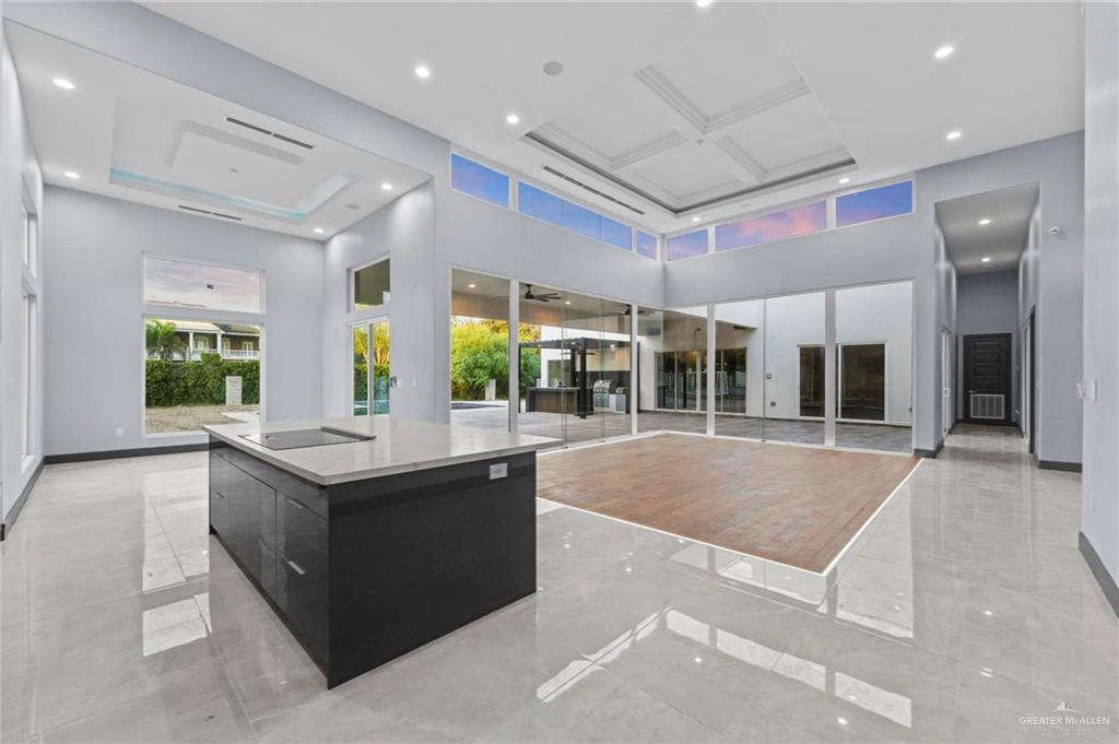 2321 Martha's Lane Mission, TX 78573 - Photo 12 of 36 View of lobby