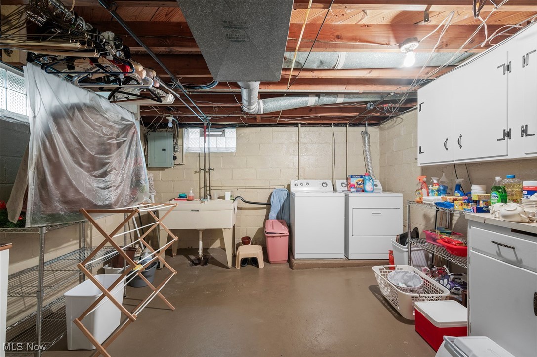 29950 Elgin Road Wickliffe, OH 44092 - Photo 33 of 40 Lower-level laundry area!