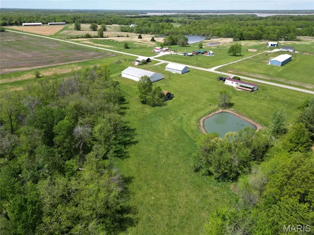 $275,000 | 18904 Monroe Road, Perry, MO 63462