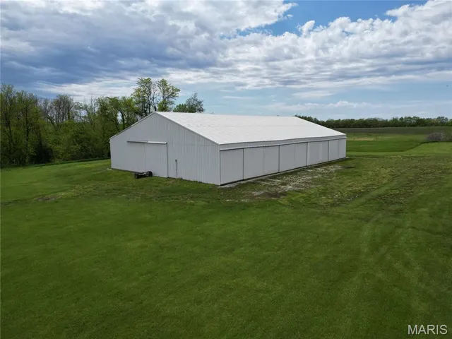 $275,000 | 18904 Monroe Road, Perry, MO 63462